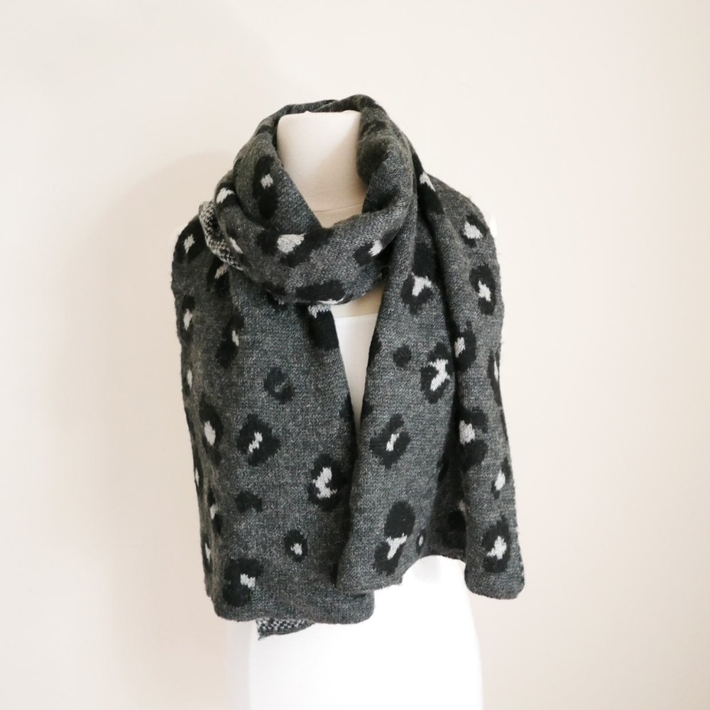 Michael Kors Grey Leopard Animal Printed Scarf